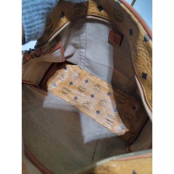 ***SALE ALERT****Authentic VINTAGE  MCM Cognac Full Zip Shoulder Bag - Picture 13 of 13